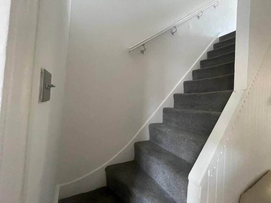 3 Bedroom House In ダートフォード エクステリア 写真
